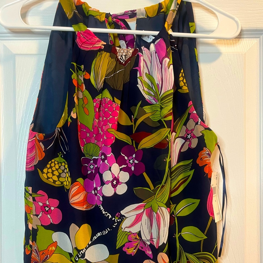 NWT TRINA TURK SZ M navy floral print sleeveless dress shirt with Bow on neck